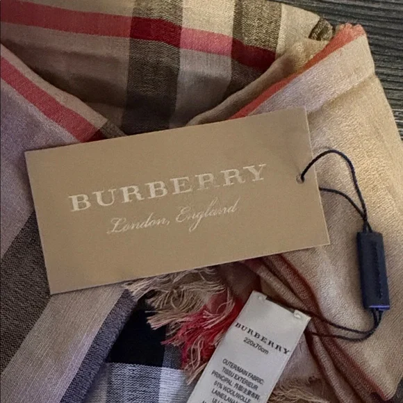 Burberry Tan and Black classic Plaid Scarf - Picture 3 of 7